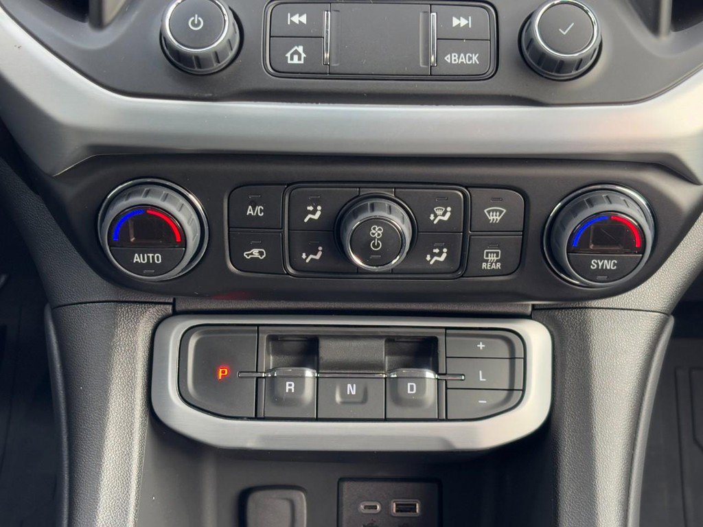 Used 2023 GMC Acadia SLE w/ Driver Convenience Package FWD image 18