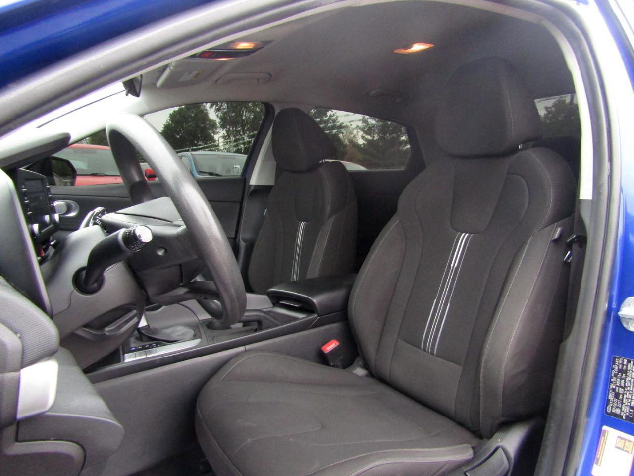 Used 2023 Hyundai Elantra SEL FWD image 12