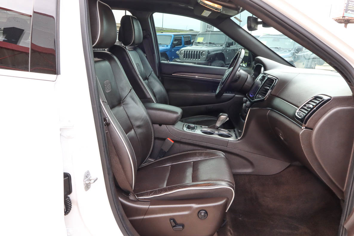 Used 2019 Jeep Grand Cherokee Overland AWD/4WD image 29