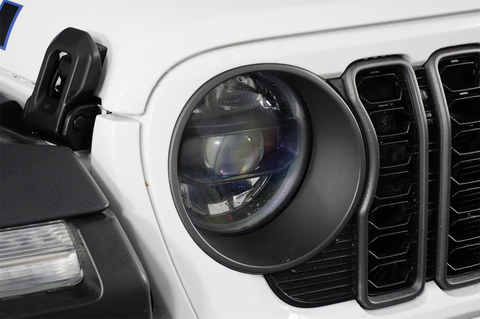 Used 2024 Jeep Wrangler Unlimited Rubicon 4xe w/ Technology Group image 25