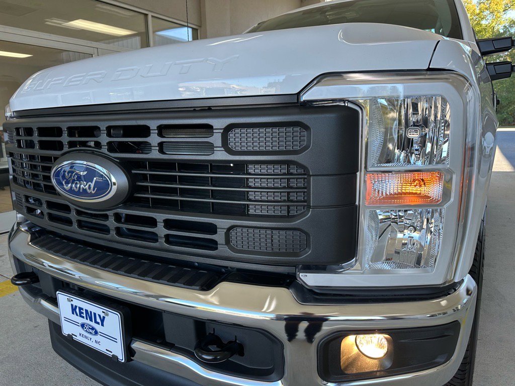 New 2026 Ford F250 XL image 2