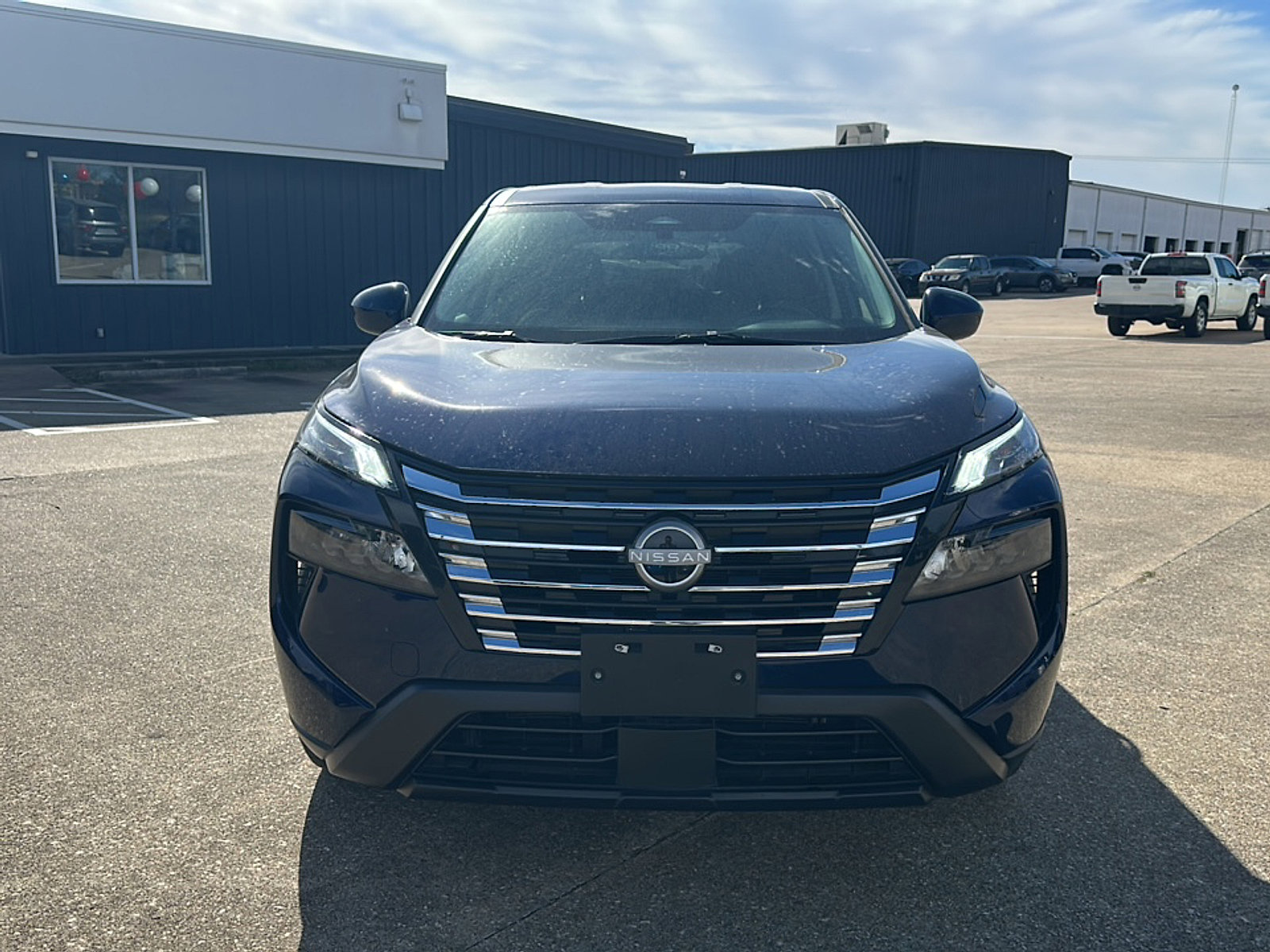 Certified 2025 Nissan Rogue SV image 3