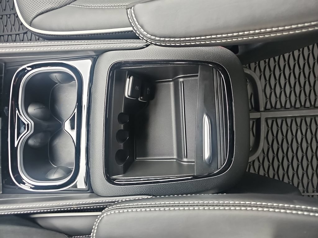 New 2026 Chrysler Pacifica Limited AWD/4WD image 30