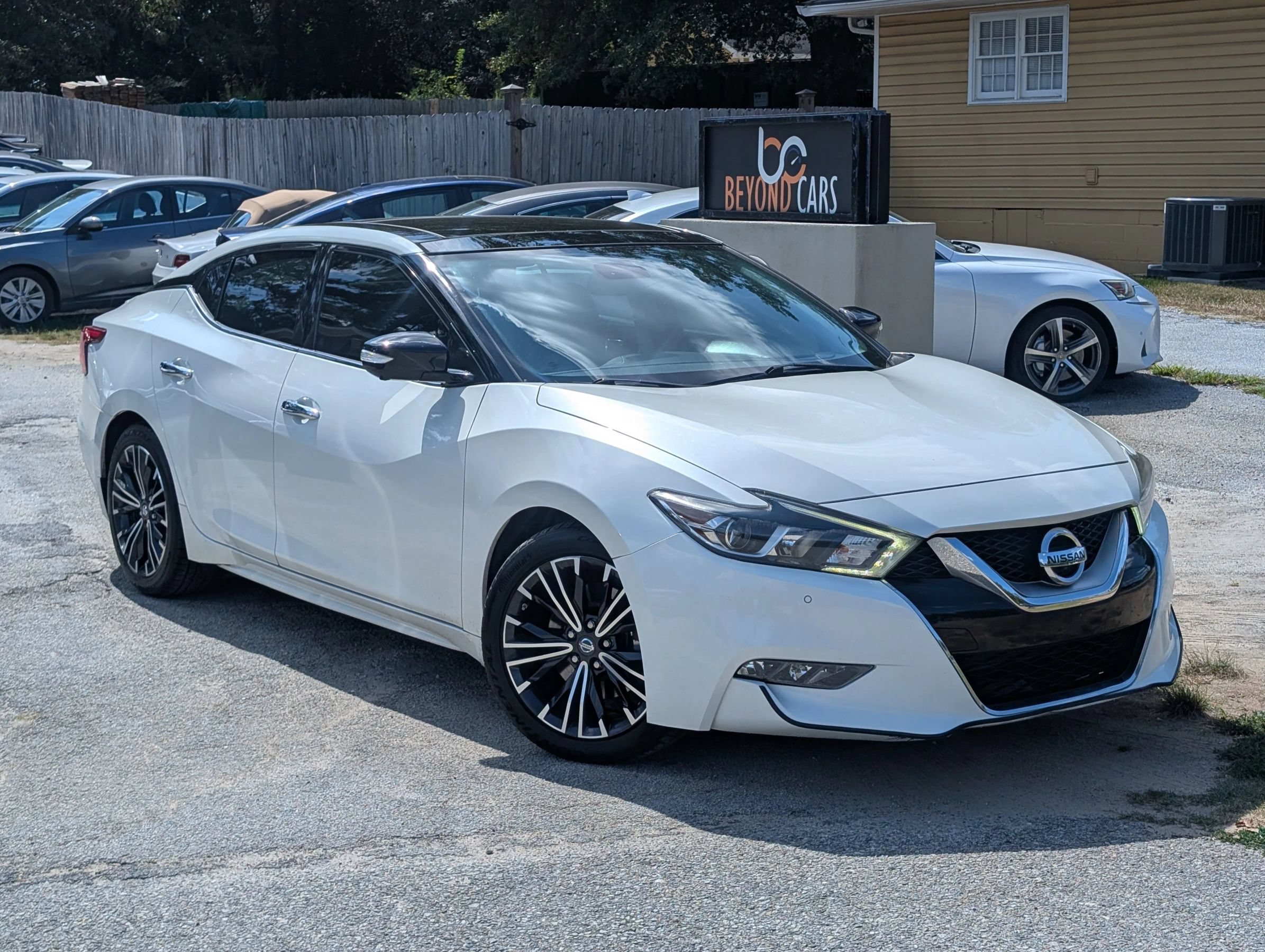 Used 2017 Nissan Maxima Platinum w/ Medallion Package FWD image 1