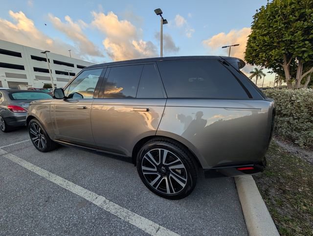 Used 2023 Land Rover Range Rover SE image 9
