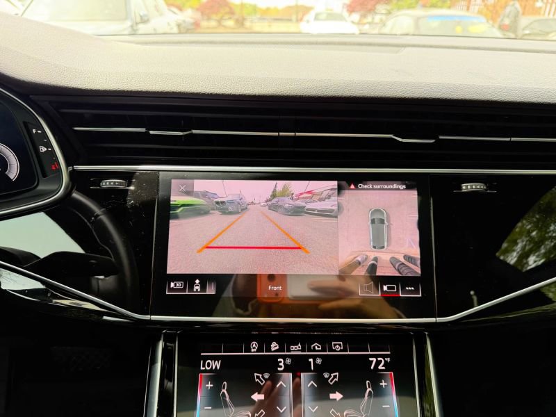 Used 2019 Audi Q8 Premium Plus w/ Premium Plus AWD/4WD image 24