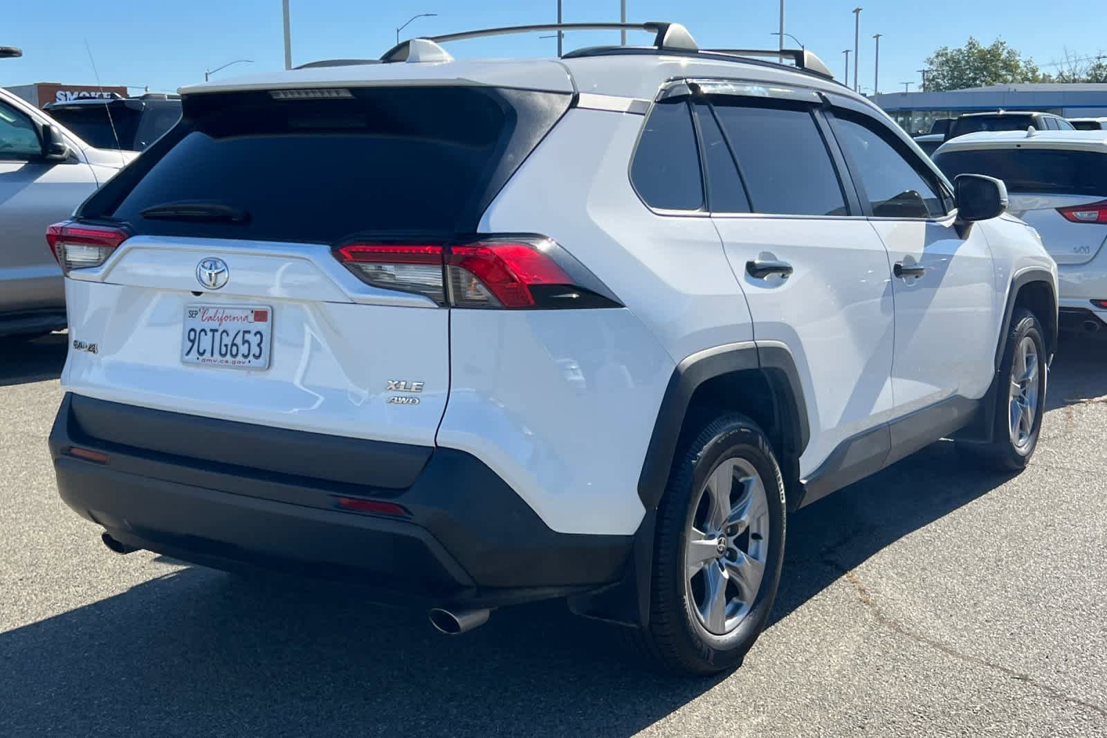 Used 2022 Toyota RAV4 XLE AWD/4WD image 4