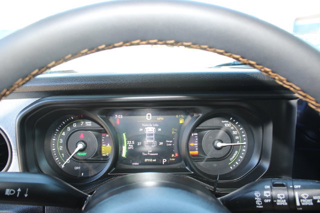 Used 2024 Jeep Wrangler Unlimited w/ Convenience Group AWD/4WD image 21