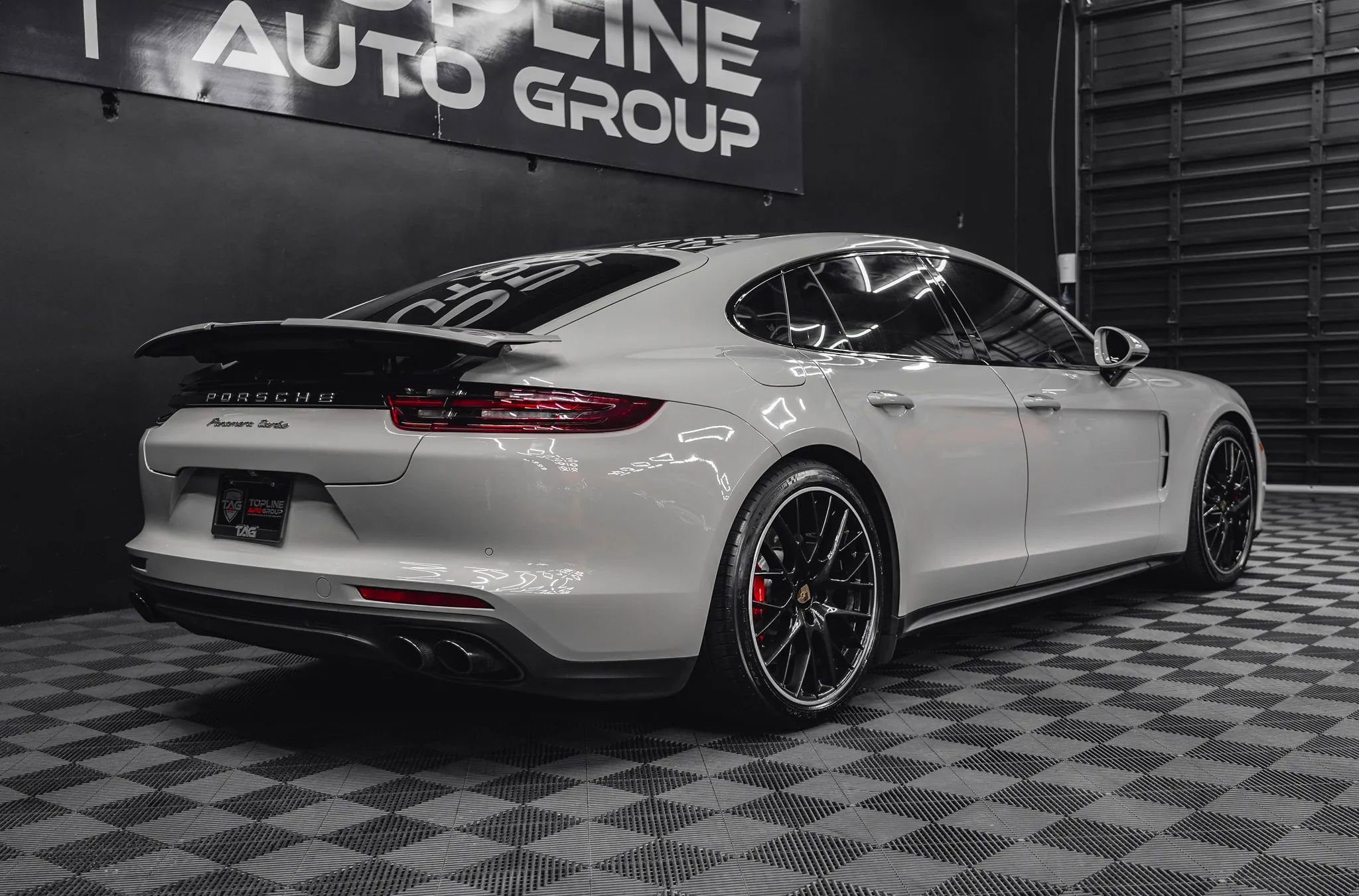 Used 2017 Porsche Panamera Turbo image 19