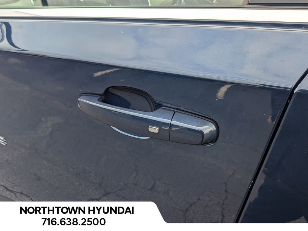 Used 2023 Chevrolet Traverse LS w/ Safety Package image 41