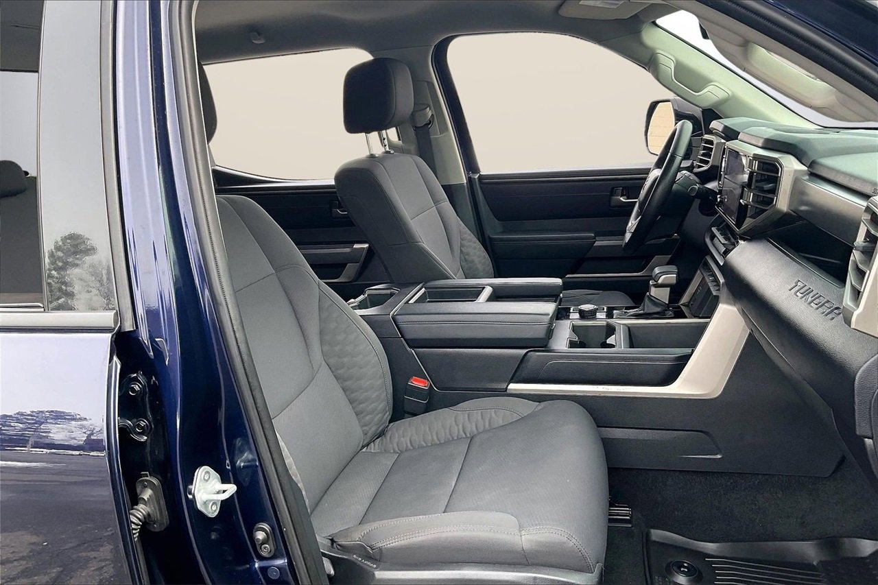 Used 2022 Toyota Tundra SR5 w/ SR5 Convenience Package image 24