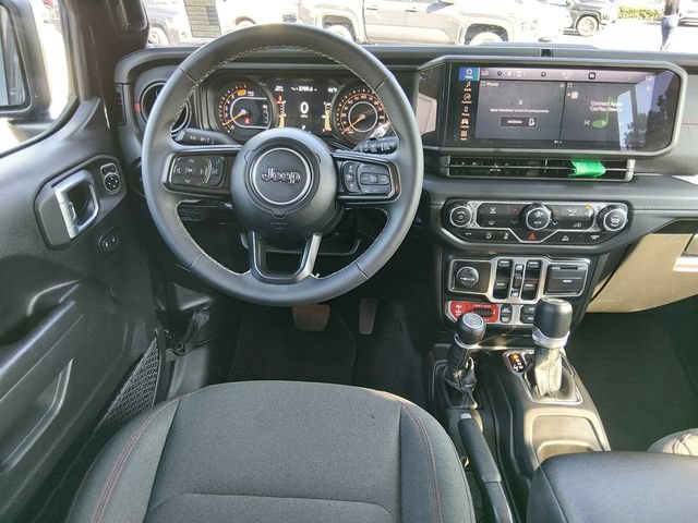 Used 2025 Jeep Wrangler Unlimited Rubicon AWD/4WD image 10