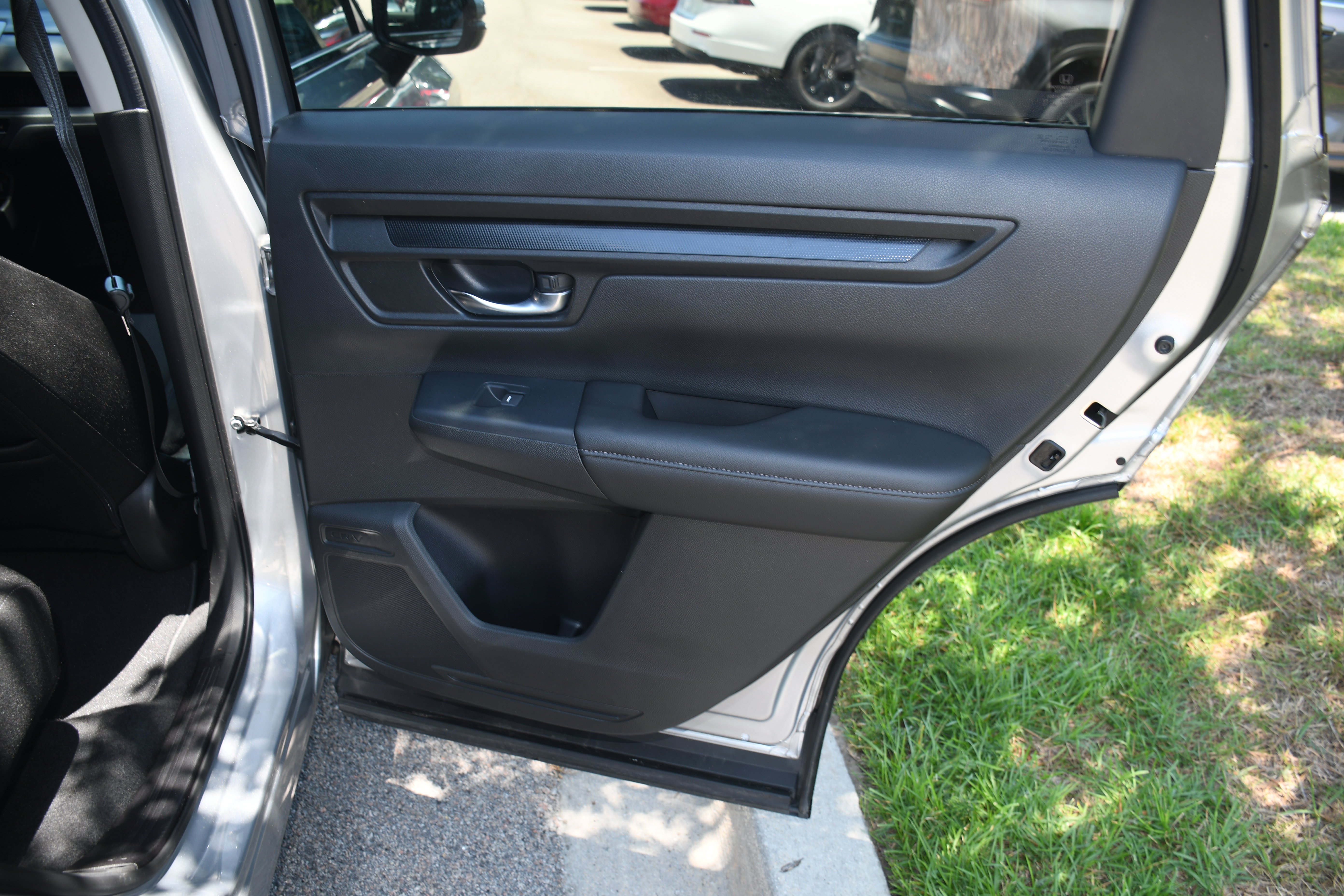 Used 2025 Honda CR-V EX image 17
