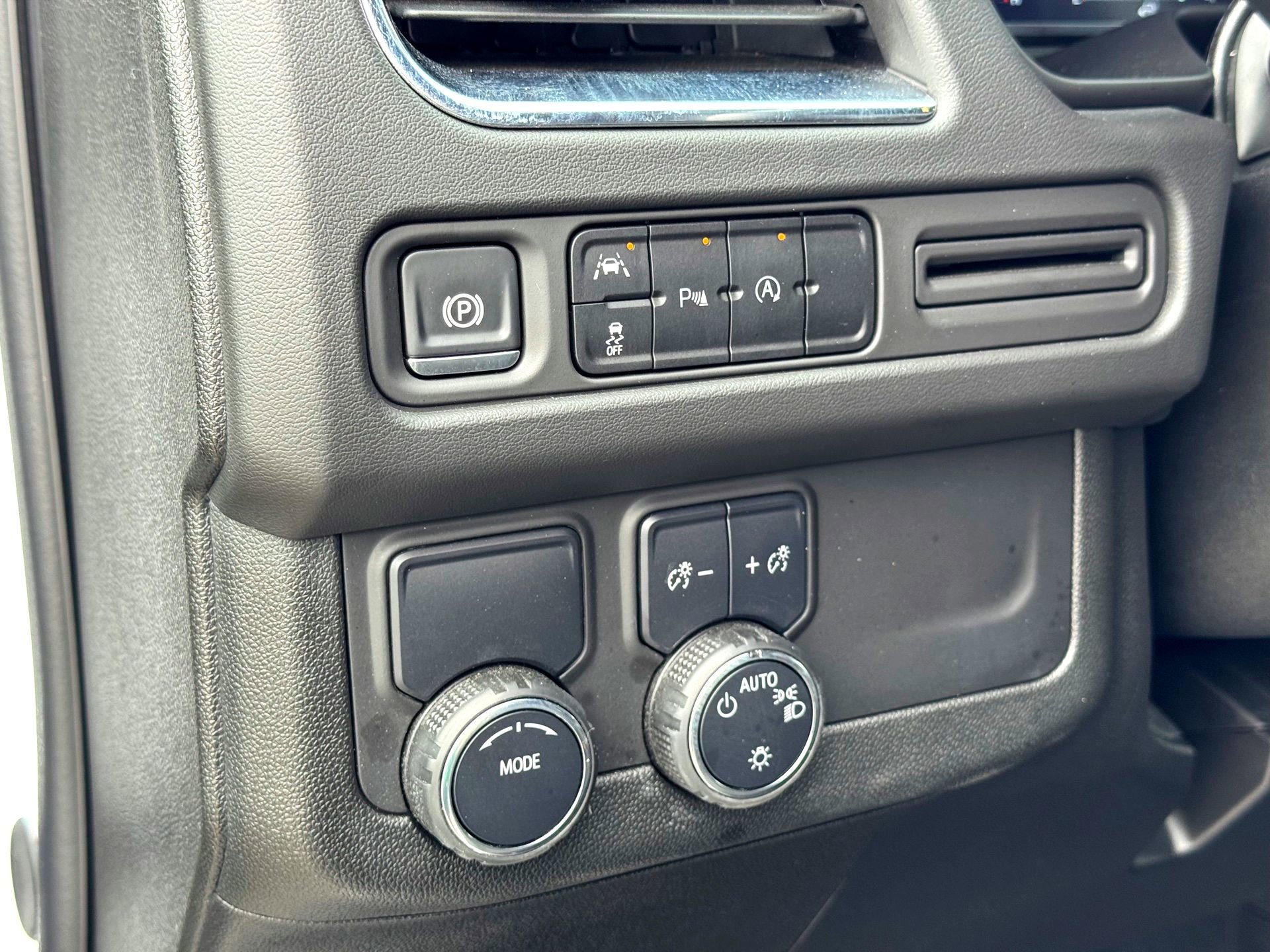 Used 2024 Chevrolet Tahoe LT image 14