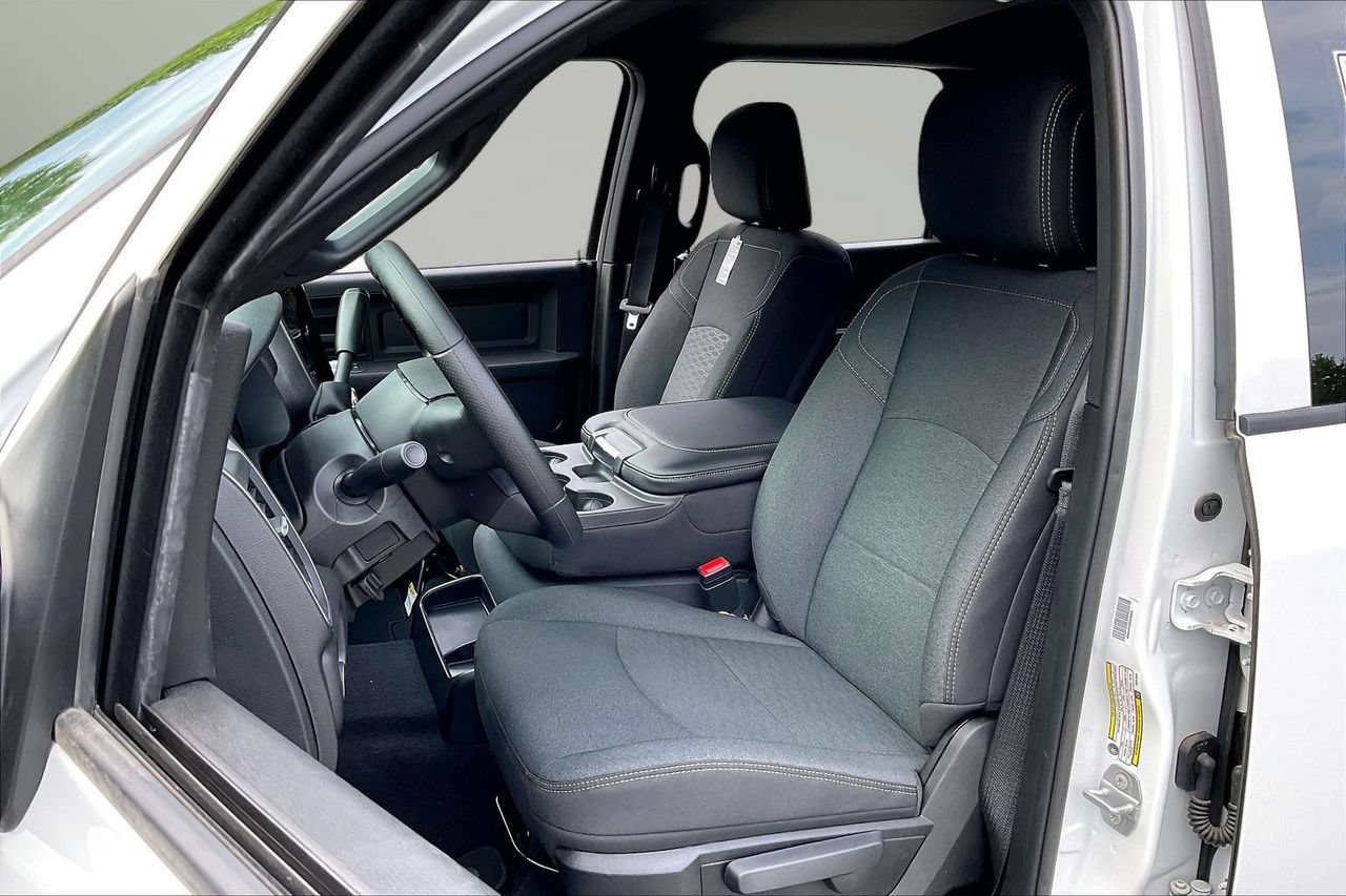 New 2026 RAM 3500 Tradesman AWD/4WD image 18