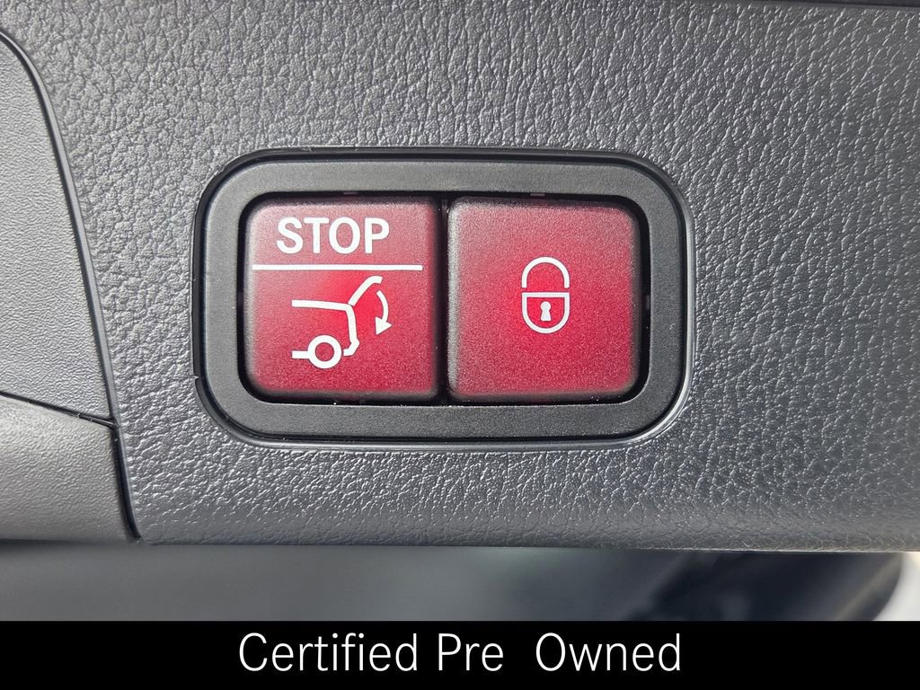 Used 2026 Mercedes-Benz GLB 250 4MATIC image 38