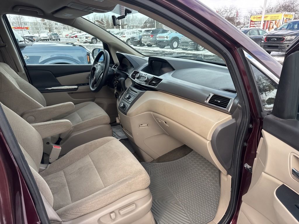 Used 2015 Honda Odyssey LX image 32