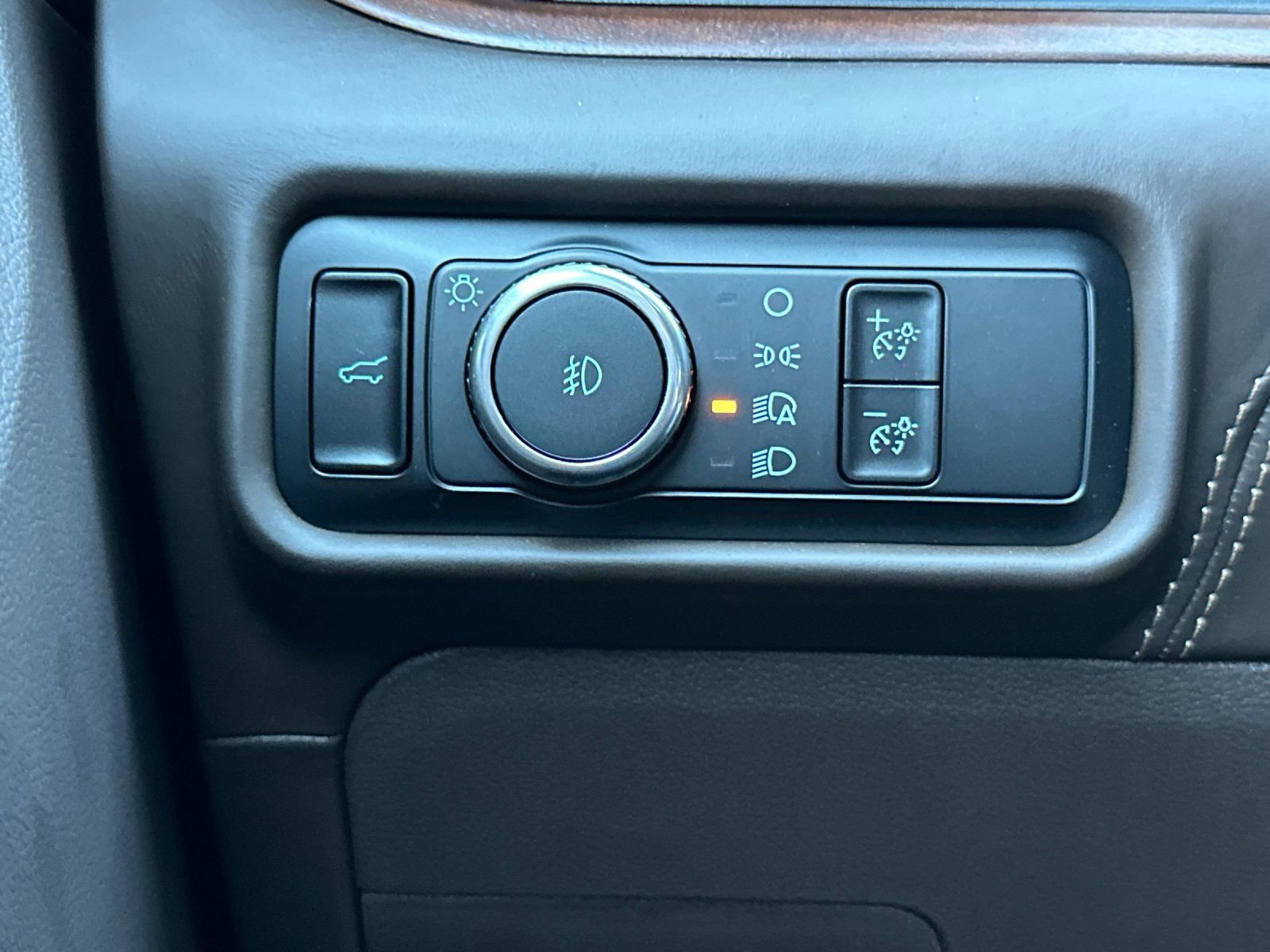 New 2024 Ford Explorer King Ranch w/ Technology Package RWD image 32