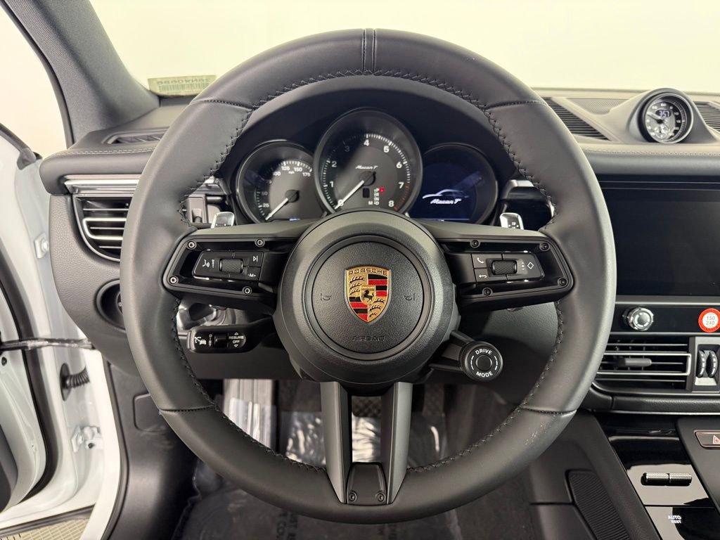 Certified 2026 Porsche Macan Turbo image 25
