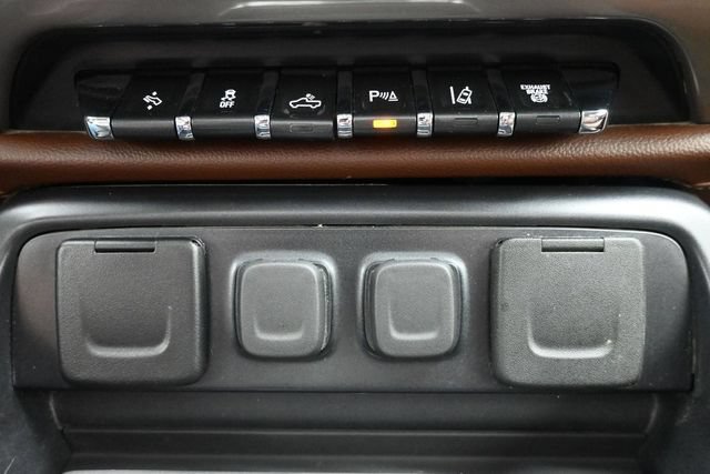 Used 2019 Chevrolet Silverado 2500 High Country w/ Duramax Plus Package AWD/4WD image 32