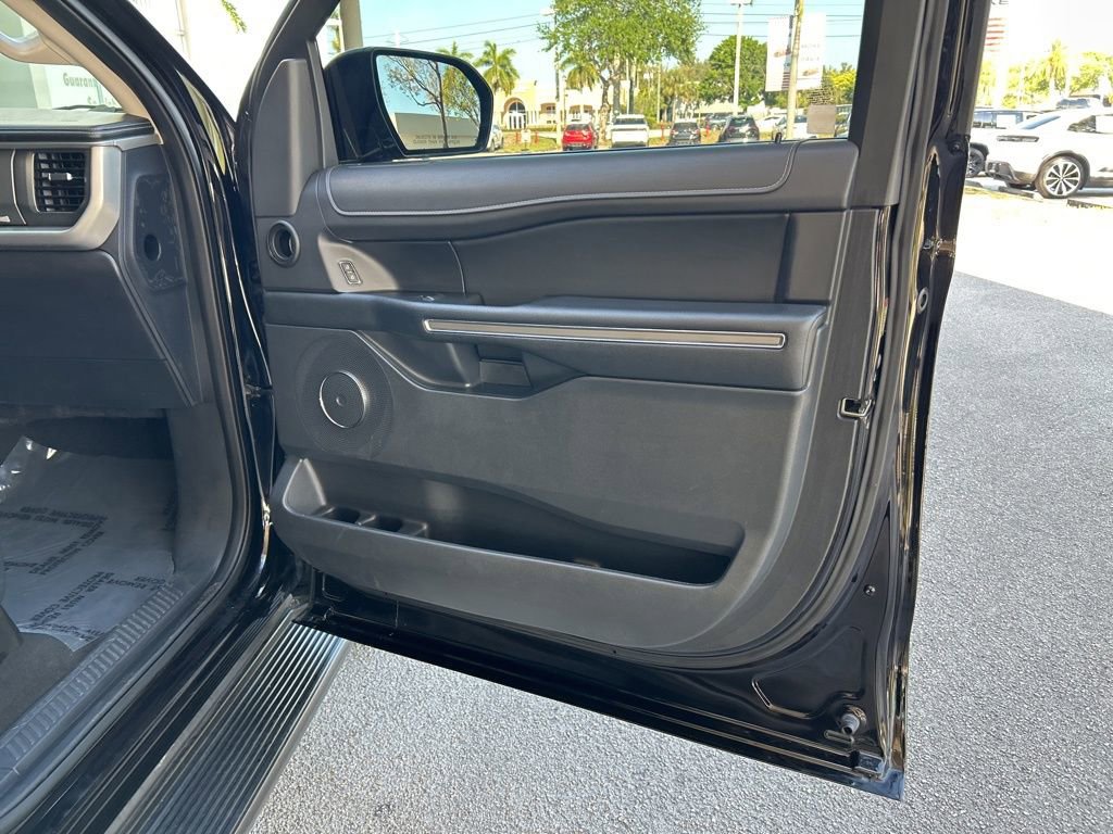 Used 2024 Ford Expedition Max XLT image 25