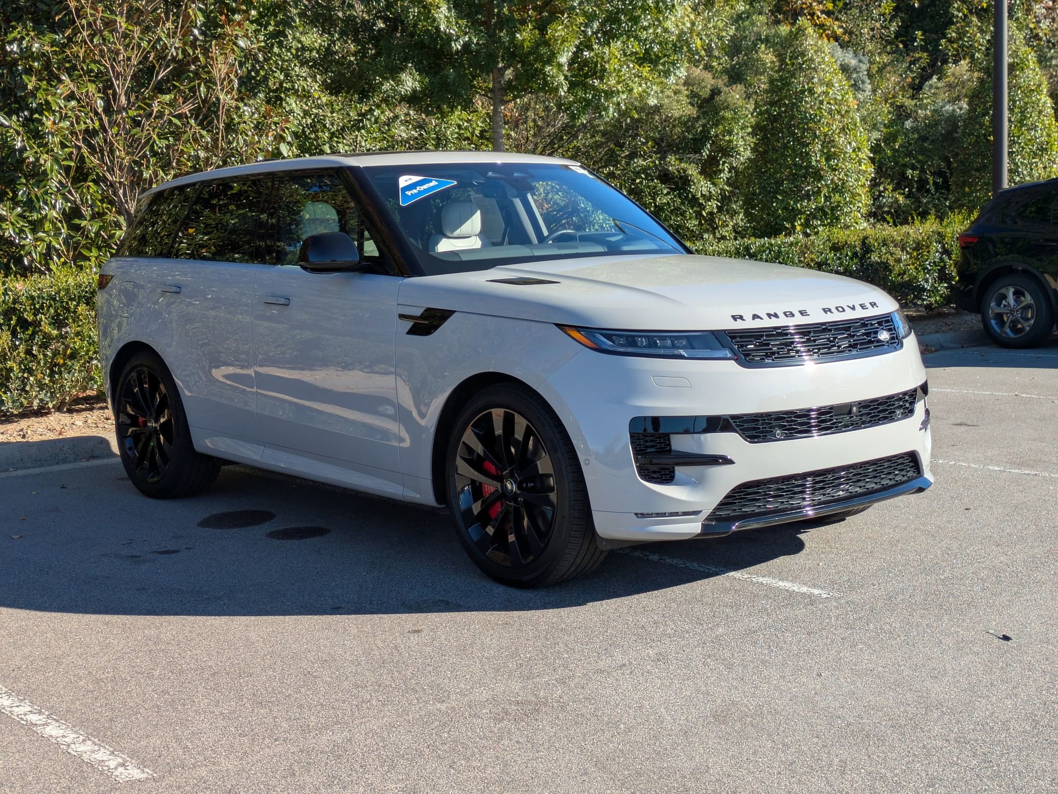 Used 2025 Land Rover Range Rover Sport Dynamic SE image 1