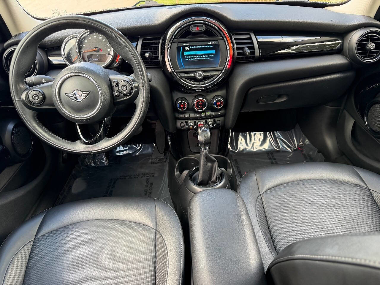 Used 2019 MINI Cooper 4-Door Hardtop w/ Signature Upholstery Package image 25