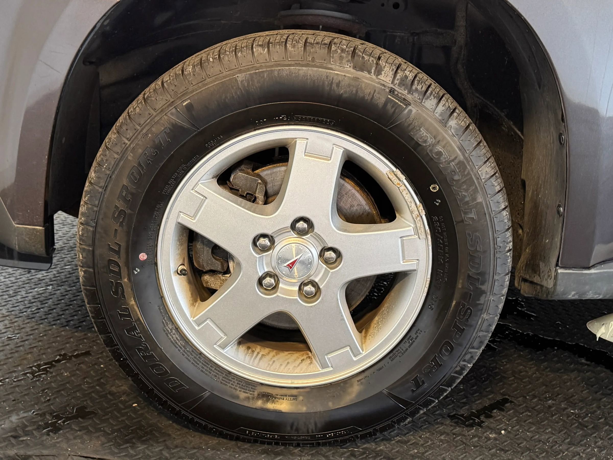 Used 2008 Pontiac Torrent 2WD image 9