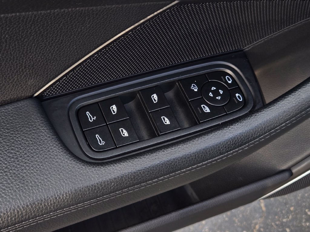 Used 2023 Porsche Panamera Platinum Edition RWD image 15