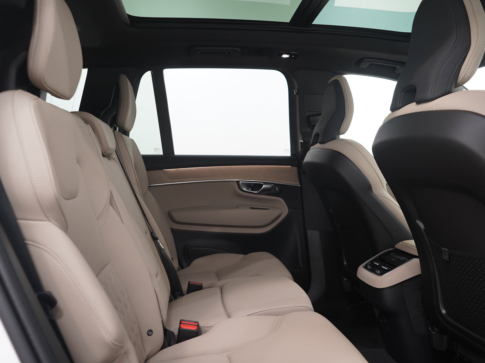 Used 2026 Volvo XC90 B6 Plus AWD/4WD image 14