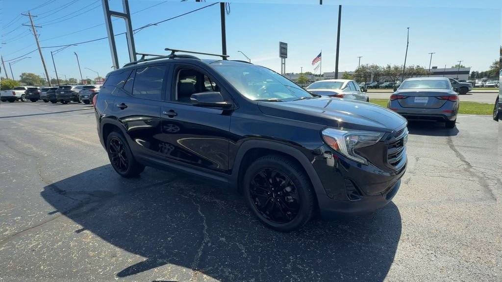 Used 2021 GMC Terrain SLT w/ Infotainment Package II AWD/4WD image 2
