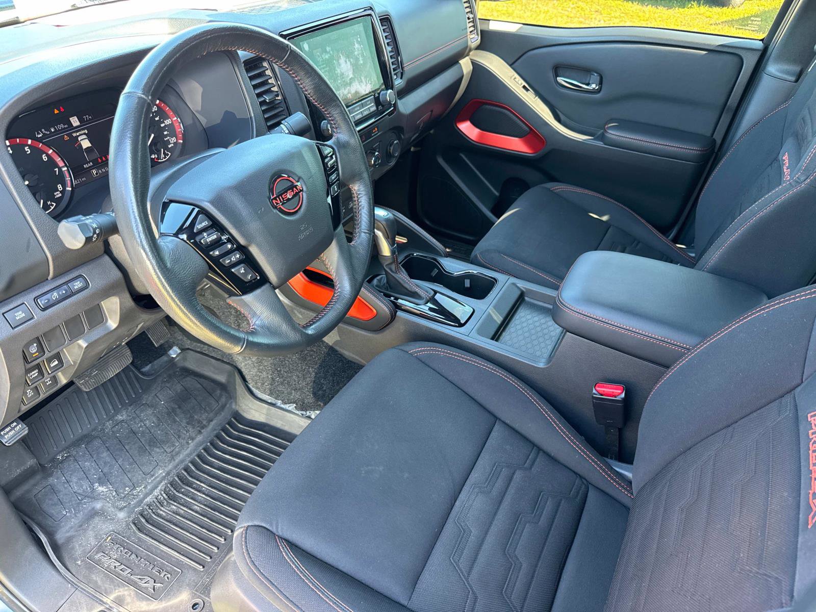 Used 2023 Nissan Frontier PRO-4X w/ Technology Package image 22