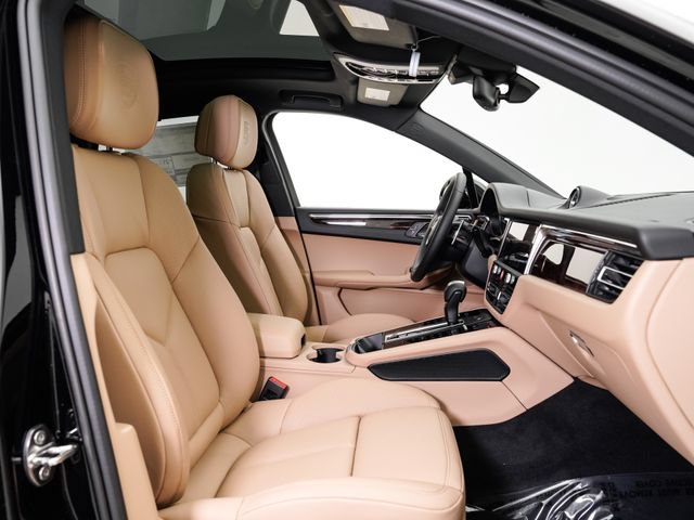 Certified 2026 Porsche Macan AWD/4WD image 24