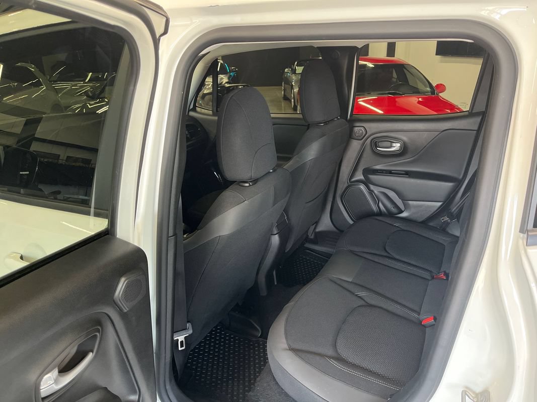 Used 2023 Jeep Renegade Altitude w/ Sun/Sound Group AWD/4WD image 41