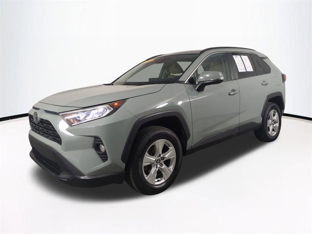 Used 2020 Toyota RAV4 XLE w/ Convenience Package FWD image 9