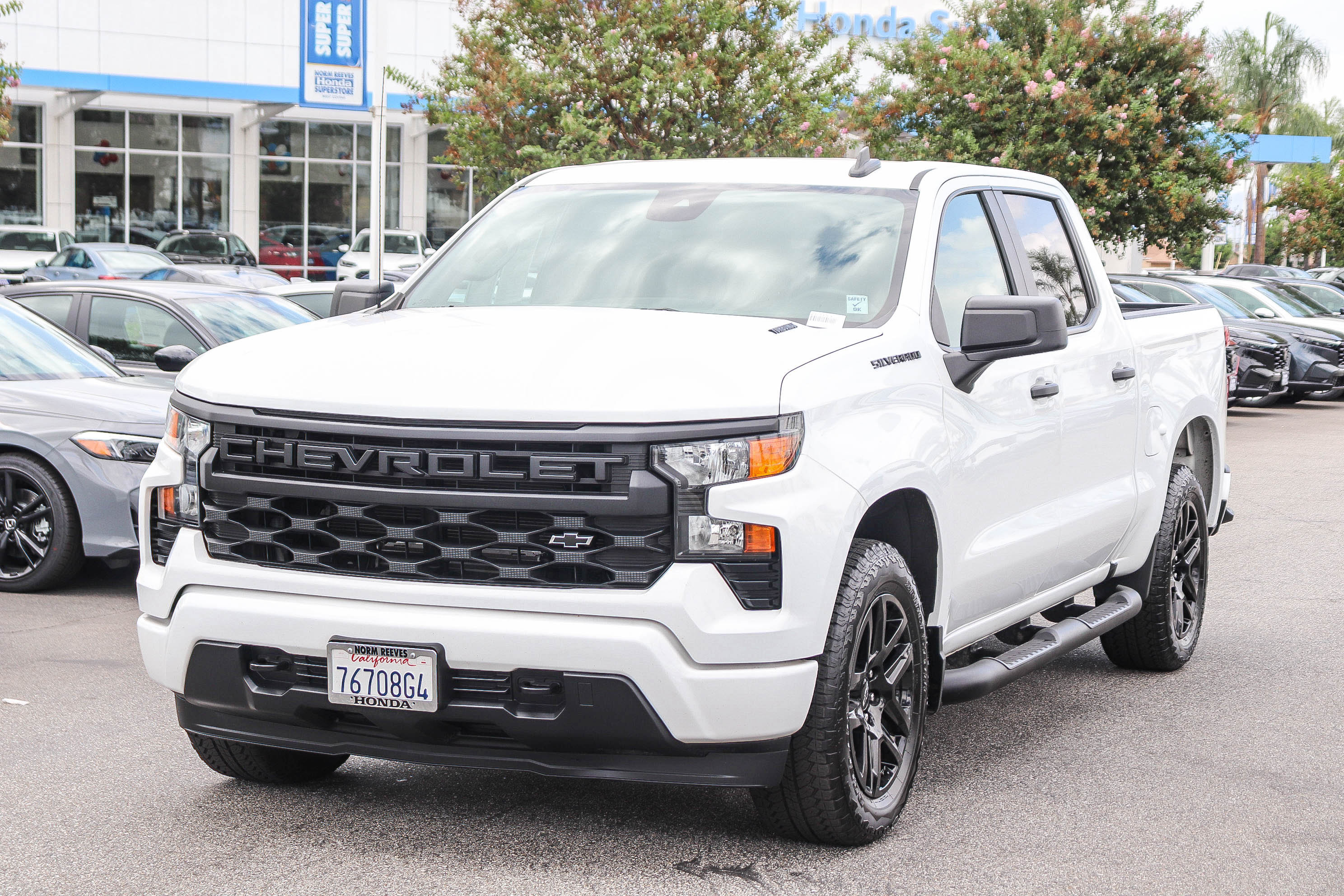 Used 2025 Chevrolet Silverado 1500 Custom w/ Turbomax Blackout Package RWD image 3