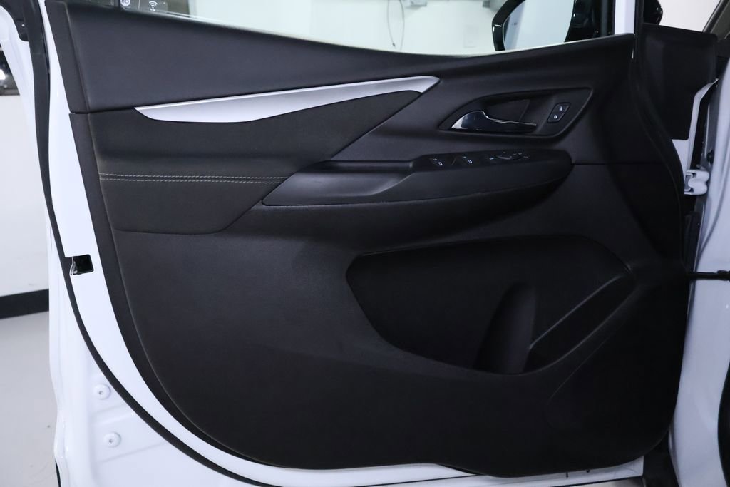 Used 2022 Chevrolet Bolt LT w/ Driver Confidence Package image 11