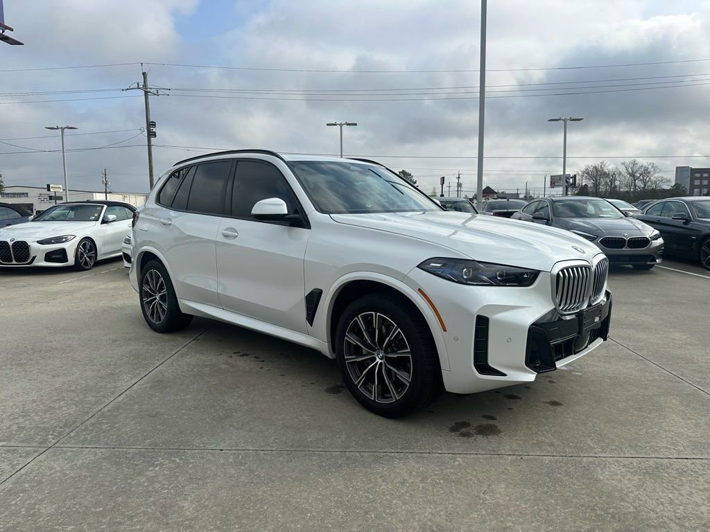 Certified 2025 BMW X5 xDrive40i w/ M Sport Package image 3