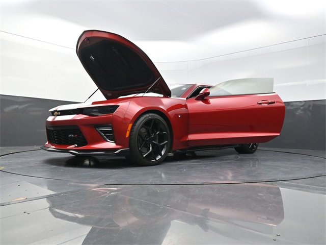 Used 2017 Chevrolet Camaro SS image 33