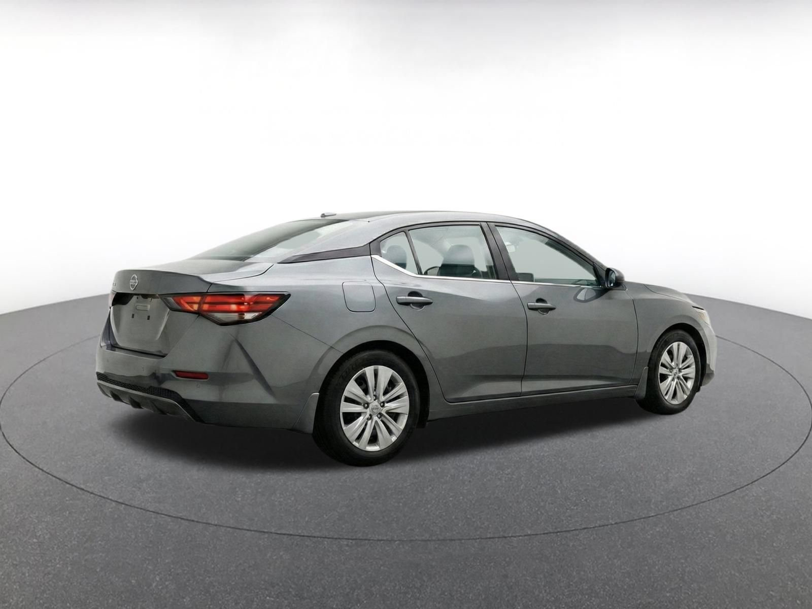 Used 2025 Nissan Sentra S FWD image 11