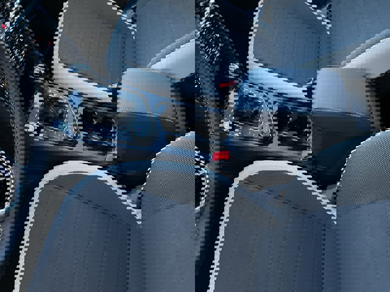 Used 2025 Volkswagen Taos SE image 37