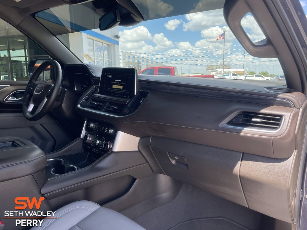 Used 2023 GMC Yukon SLT w/ SLT Luxury Package image 14