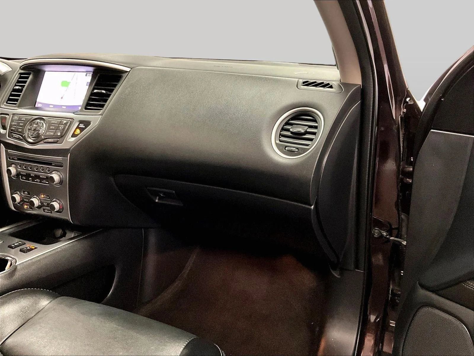 Used 2019 Nissan Pathfinder SL w/ SL Premium Package image 16