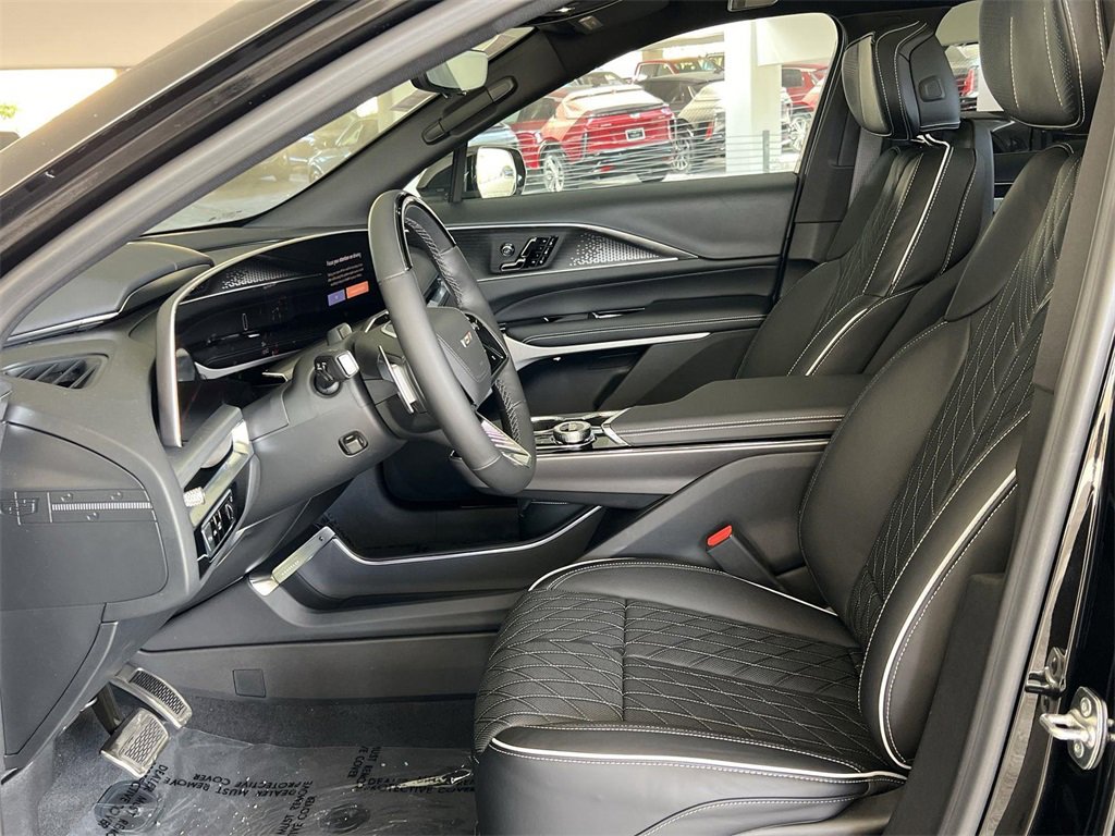 New 2026 Cadillac Lyriq V image 25