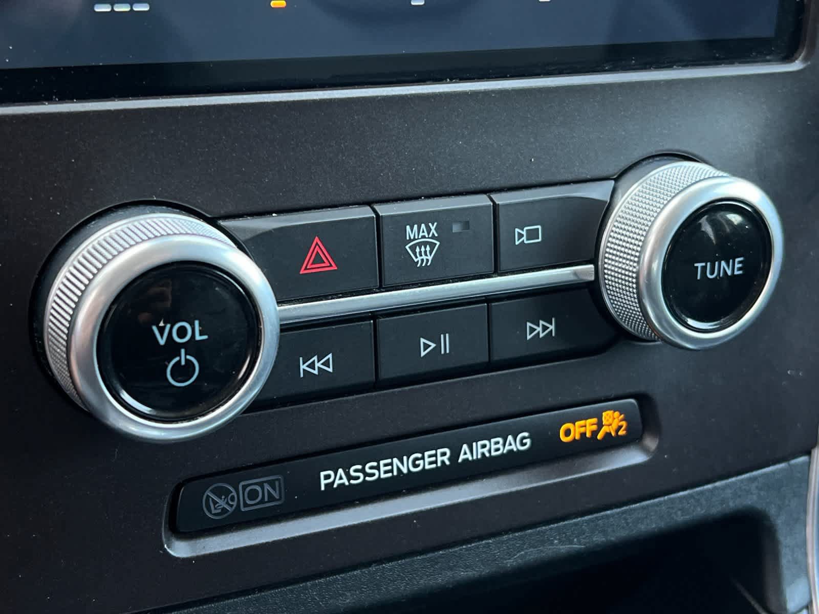 Used 2021 Ford Edge Titanium FWD image 21