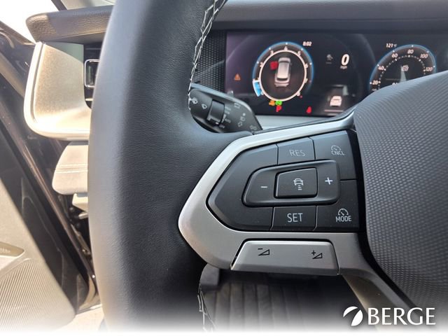 New 2025 Volkswagen Tiguan SE image 23