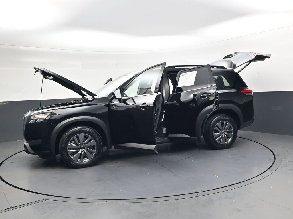 Used 2025 Nissan Pathfinder SV image 45