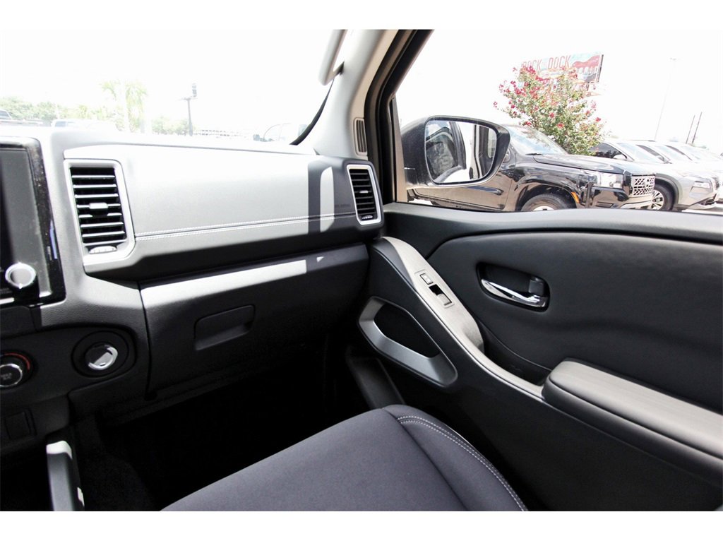 Certified 2024 Nissan Frontier SV w/ Technology Package image 8