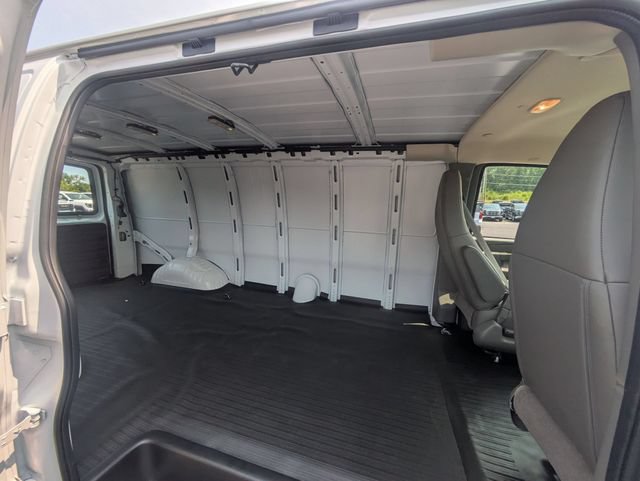 New 2026 GMC Savana 3500 Extended w/ Driver Convenience Package RWD image 27