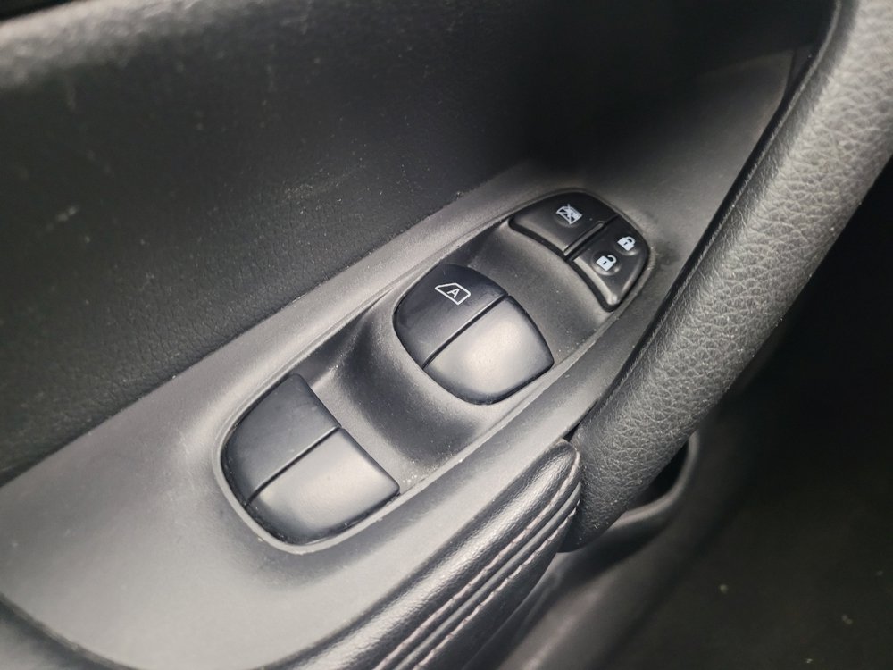 Used 2017 Nissan Rogue S FWD image 27